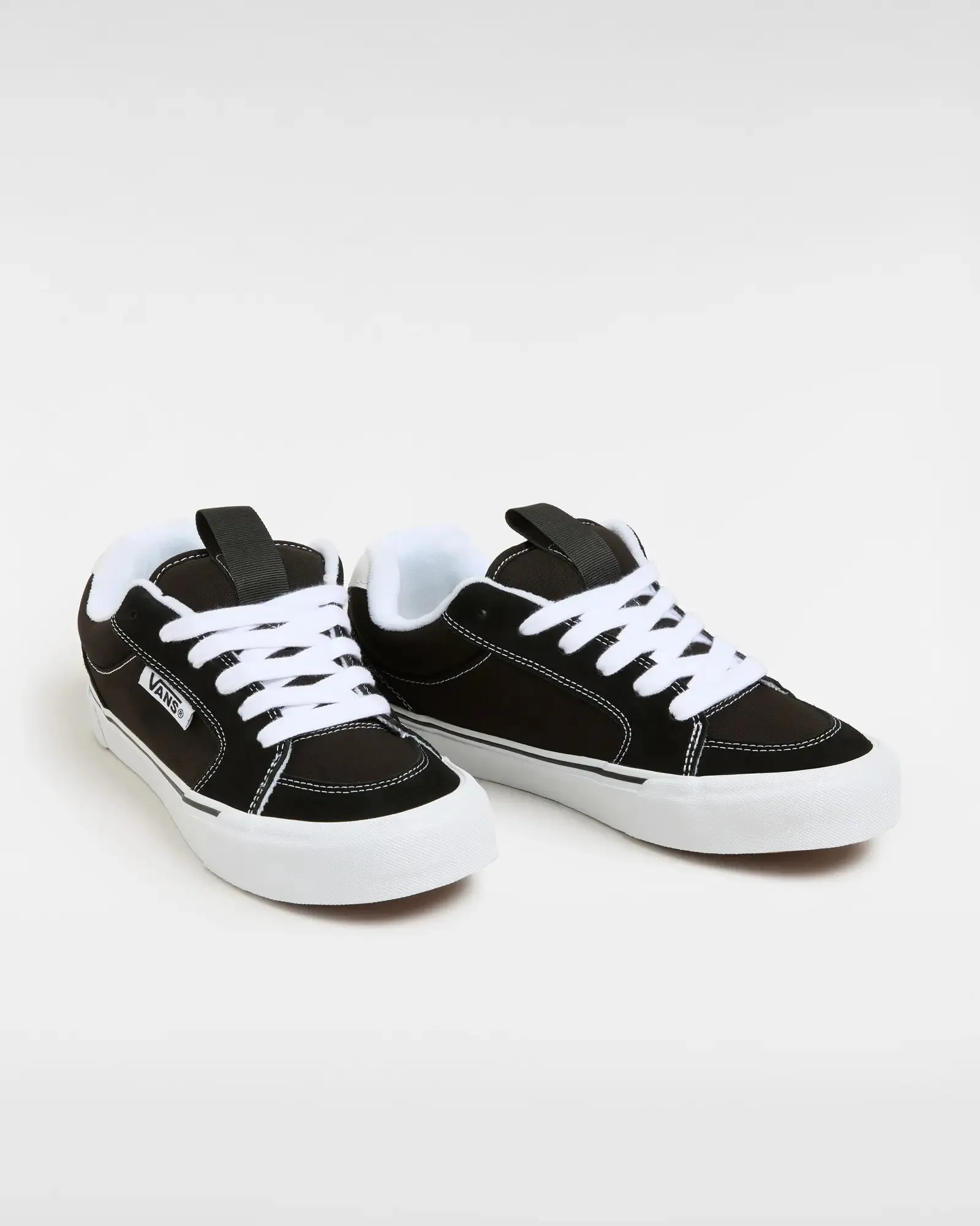 Chukka Push Shoes in Black & White